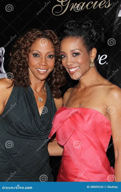 roman peete|shaun robinson holly peete sister.